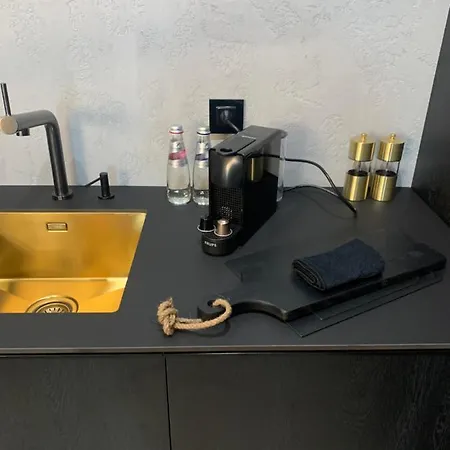 Black&gold
