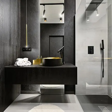 Apartment Black&gold Plock